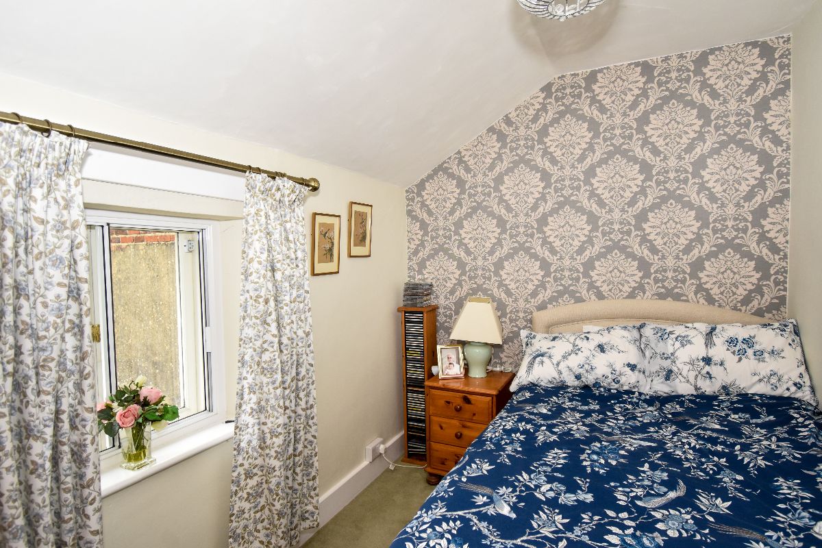 2 bed terraced house for sale in North Street, Wilton  - Property Image 10