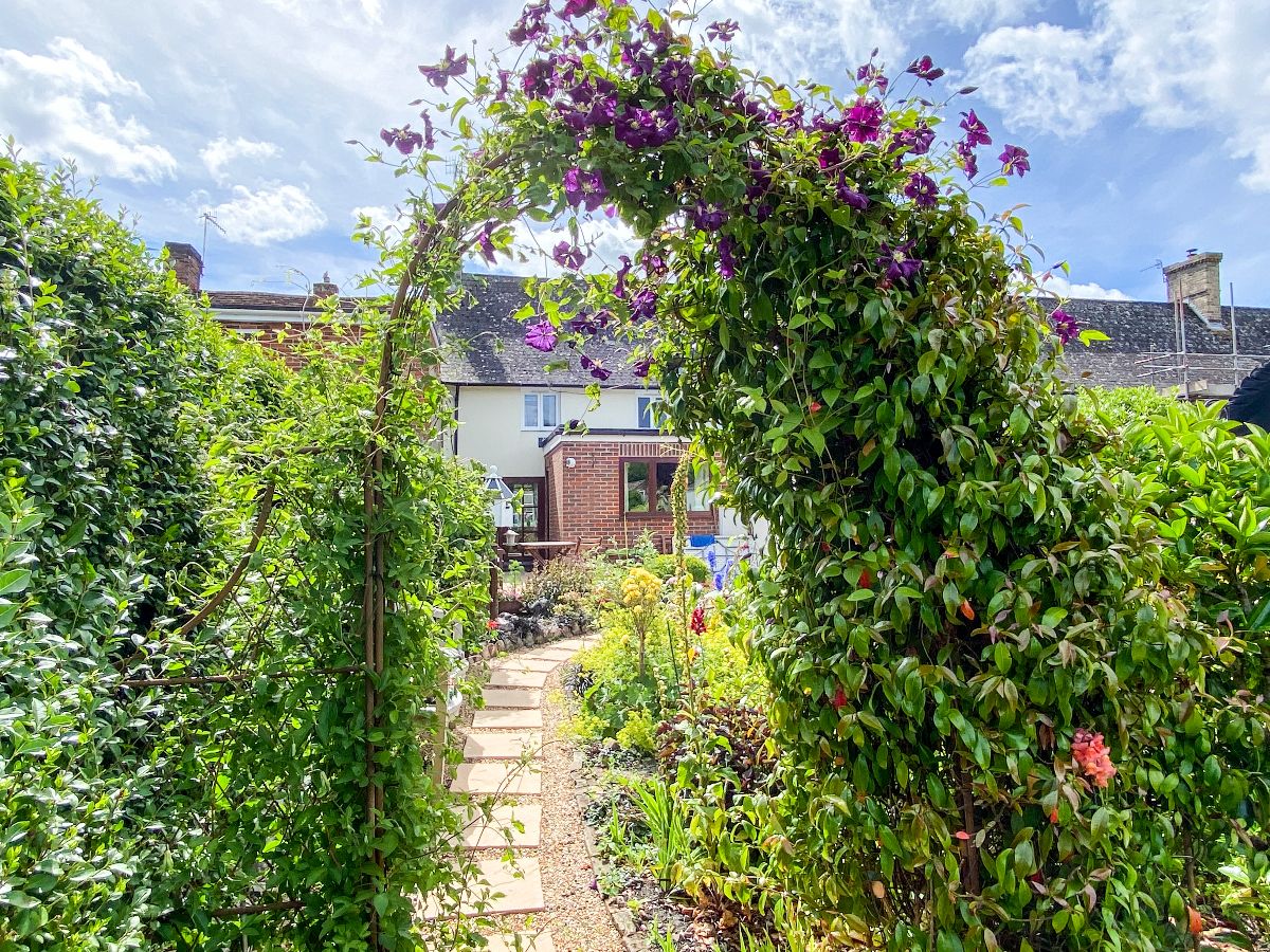 2 bed terraced house for sale in North Street, Wilton 11