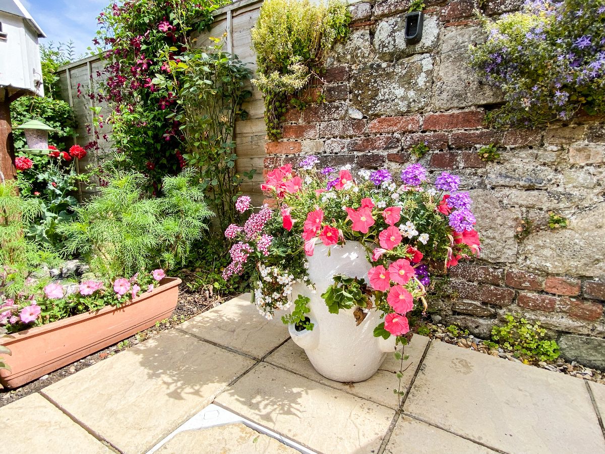 2 bed terraced house for sale in North Street, Wilton 12