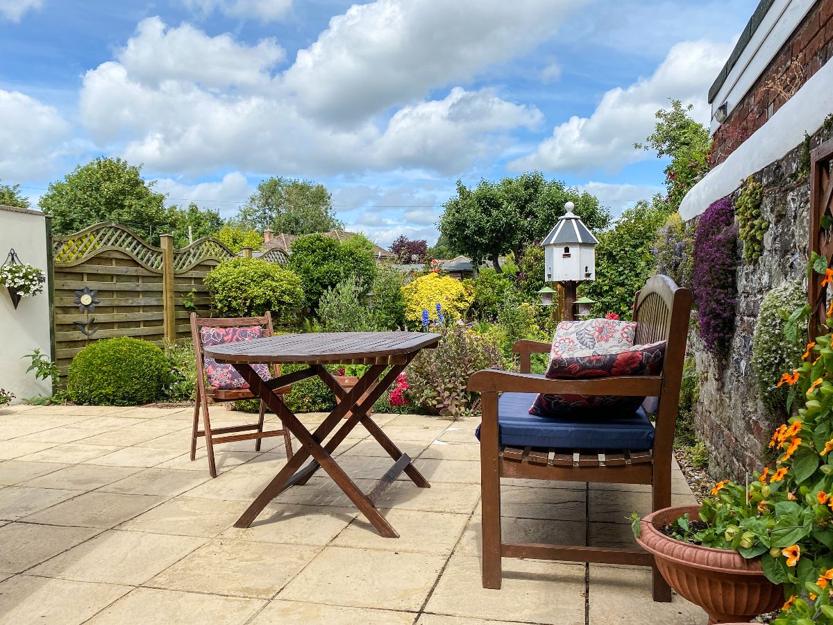 2 bed terraced house for sale in North Street, Wilton 6