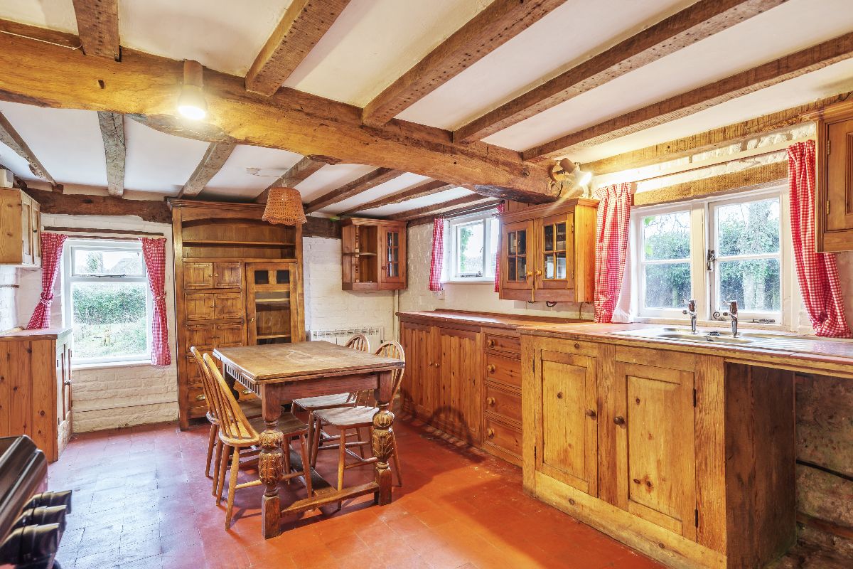 3 bed cottage for sale in Landford, Salisbury  - Property Image 3
