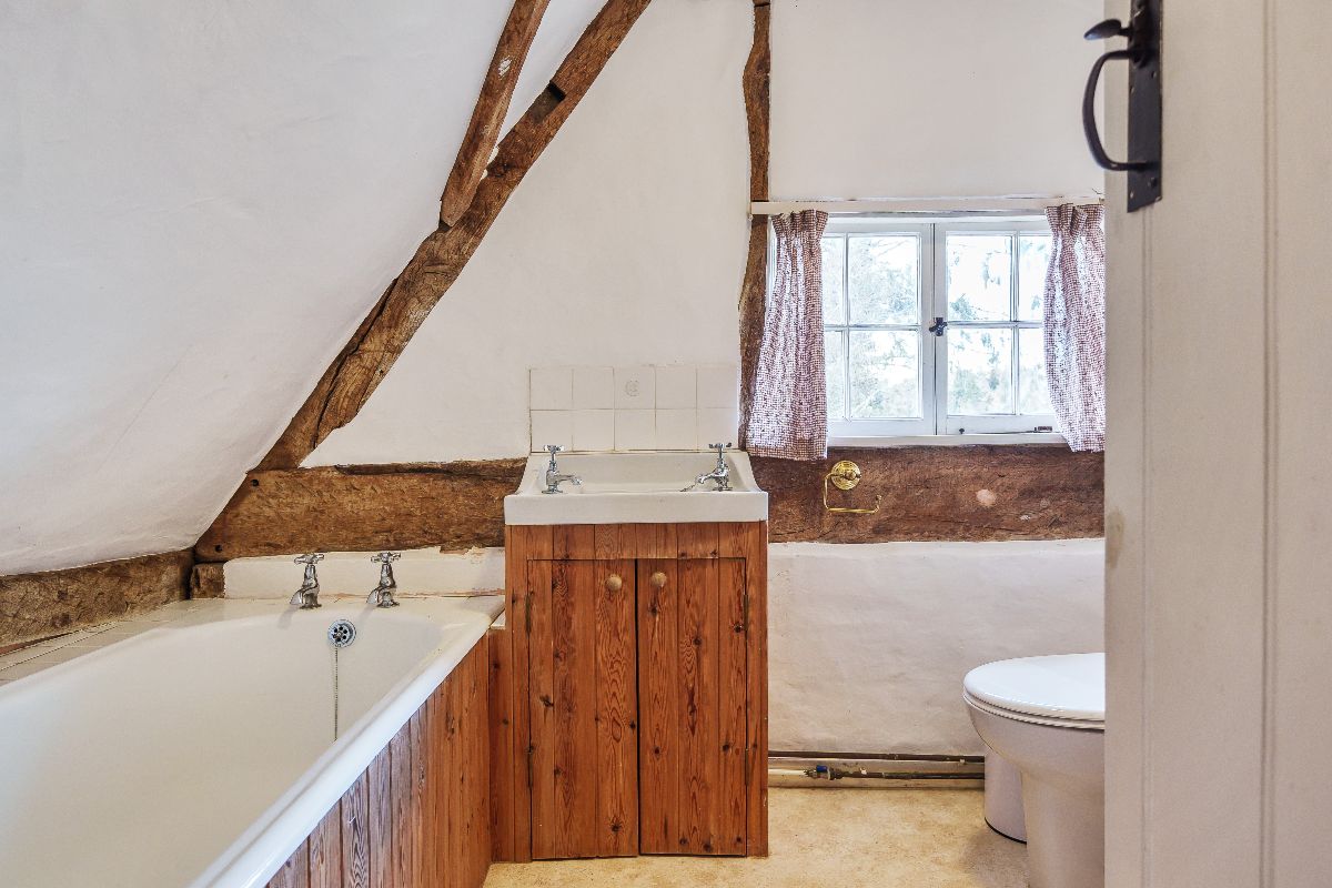 3 bed cottage for sale in Landford, Salisbury 21