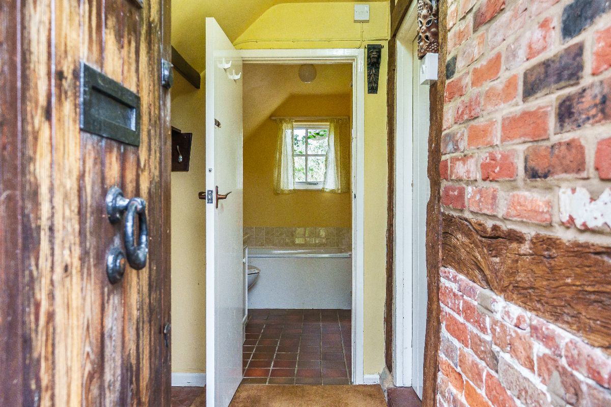 3 bed cottage for sale in Landford, Salisbury 5