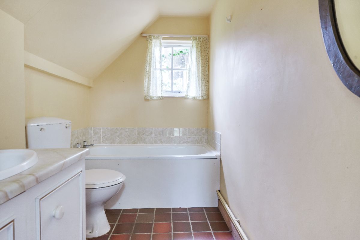 3 bed cottage for sale in Landford, Salisbury  - Property Image 6