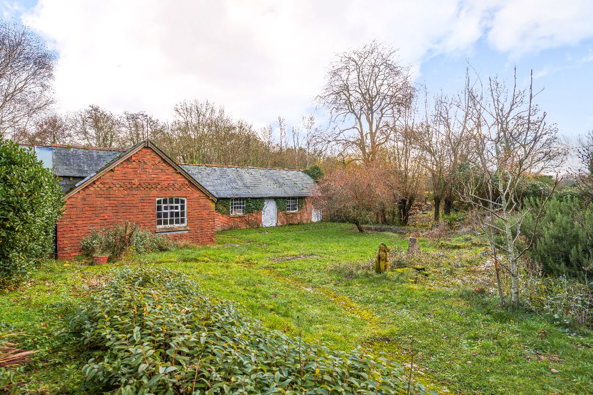 3 bed cottage for sale in Landford, Salisbury 31