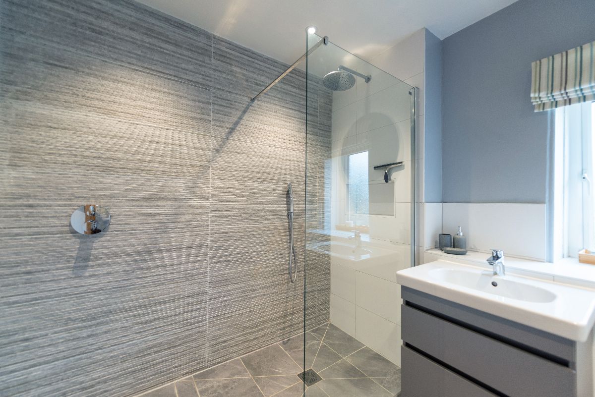 4 bed end of terrace house for sale in Court Street, Salisbury 13