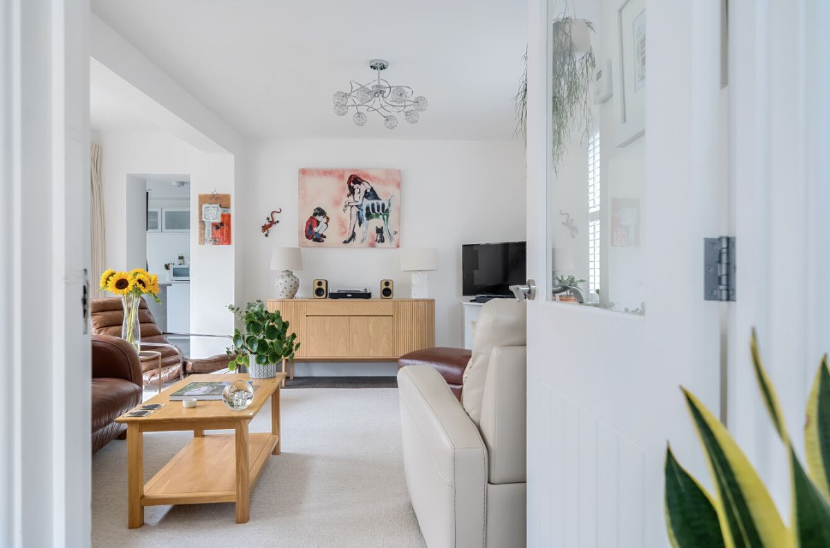 2 bed character property for sale in Crow Lane, Salisbury  - Property Image 4