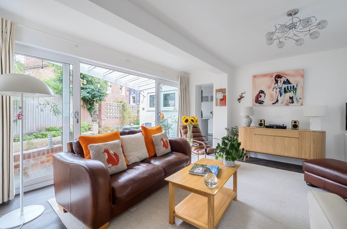 2 bed character property for sale in Crow Lane, Salisbury  - Property Image 6