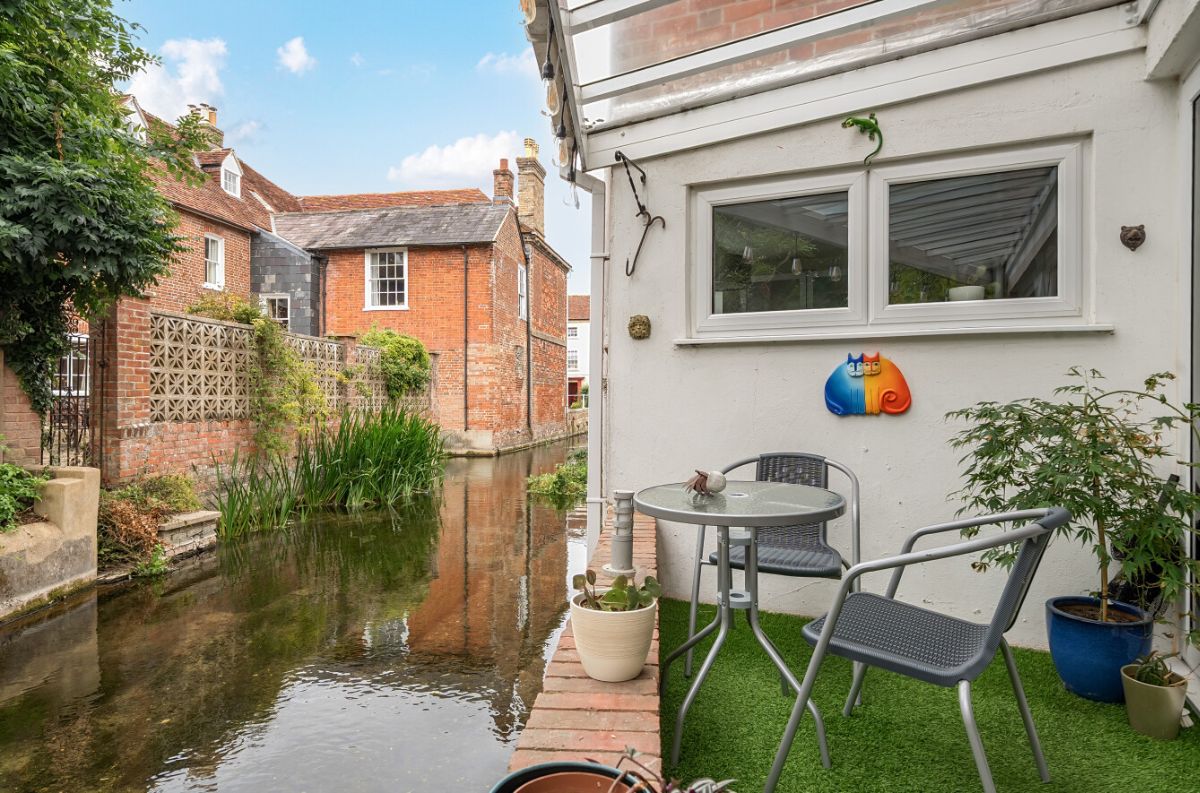 2 bed character property for sale in Crow Lane, Salisbury  - Property Image 8