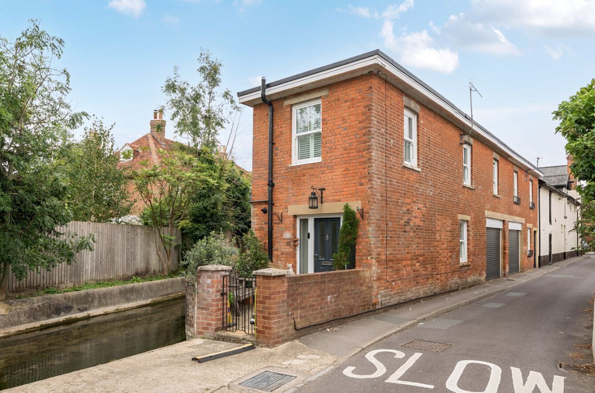 2 bed character property for sale in Crow Lane, Salisbury  - Property Image 28