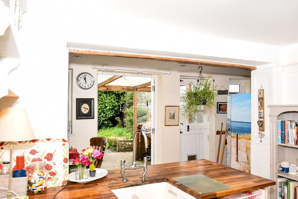 3 bed terraced house for sale in North Street, Salisbury 2