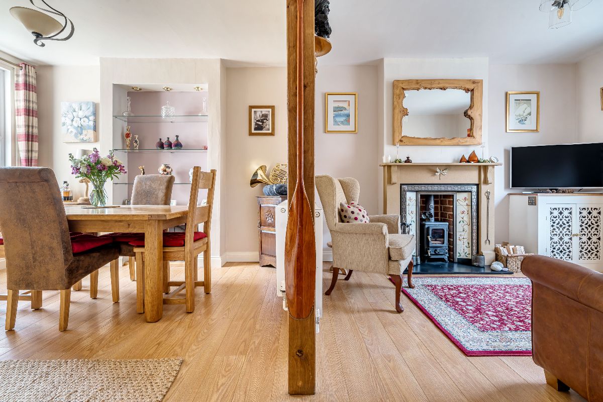 2 bed end of terrace house for sale in Riverside, Salisbury  - Property Image 1