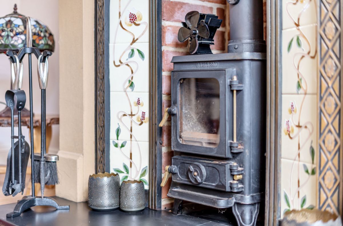 2 bed end of terrace house for sale in Riverside, Salisbury 2