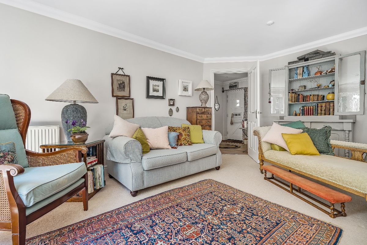 3 bed terraced house for sale in Florence Court, Salisbury 2