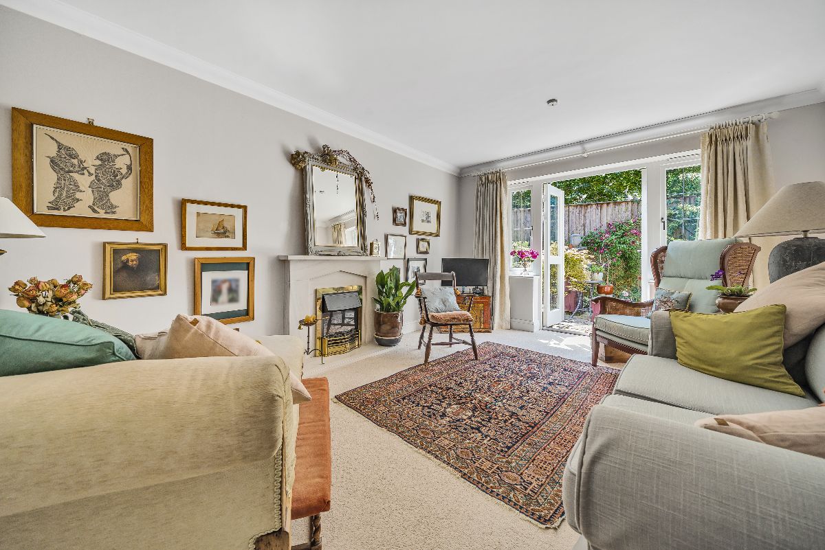 3 bed terraced house for sale in Florence Court, Salisbury 3