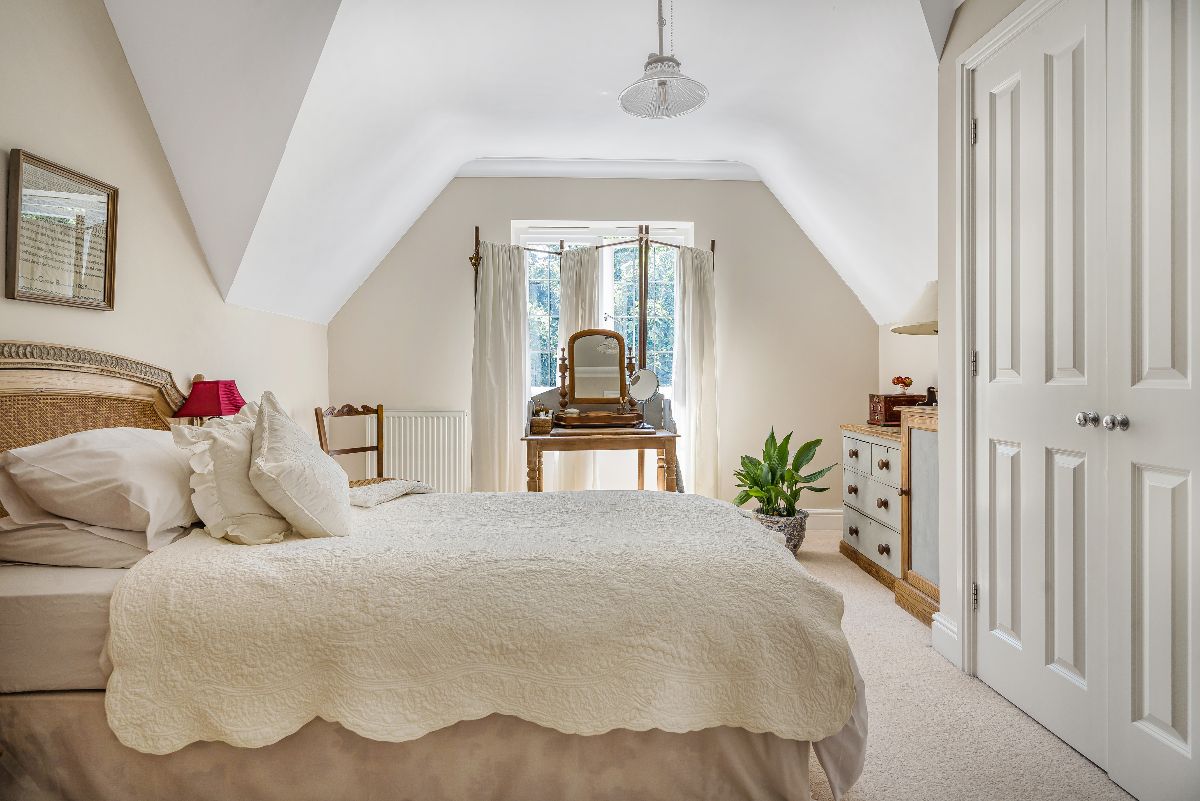 3 bed terraced house for sale in Florence Court, Salisbury 10