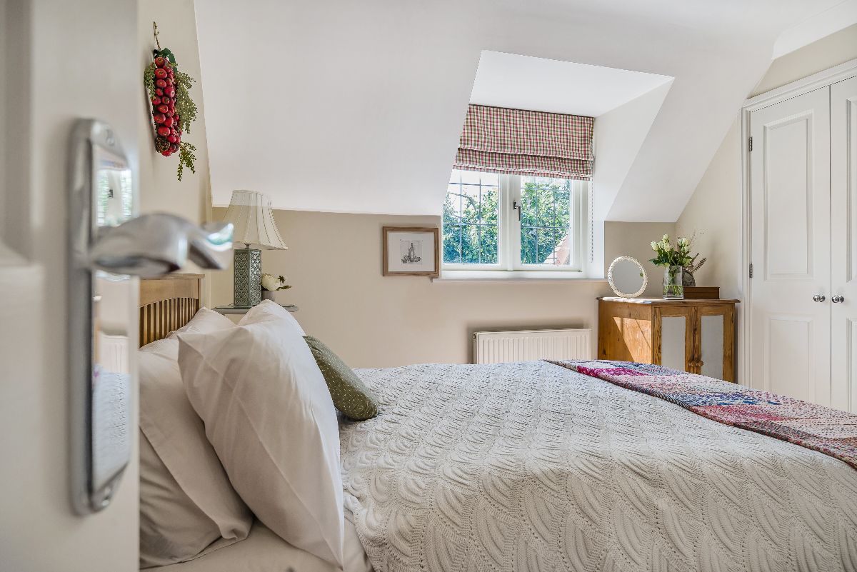 3 bed terraced house for sale in Florence Court, Salisbury 13