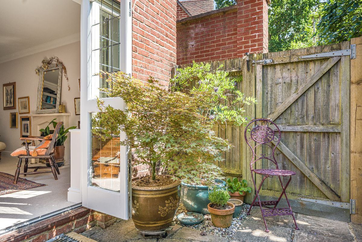 3 bed terraced house for sale in Florence Court, Salisbury 16