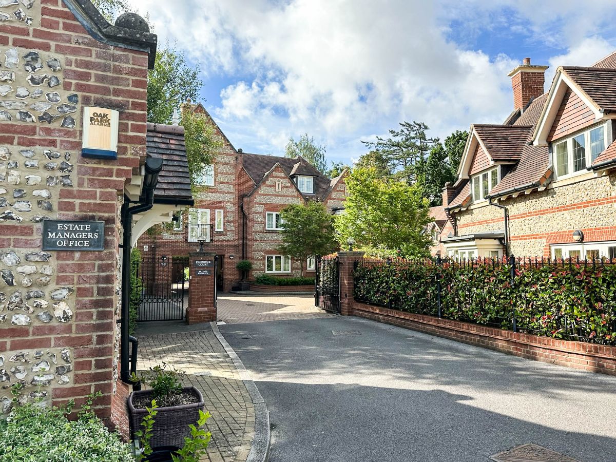 3 bed terraced house for sale in Florence Court, Salisbury 1