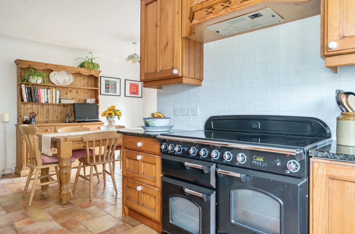 5 bed detached house for sale in Merrifield Road, Salisbury 4