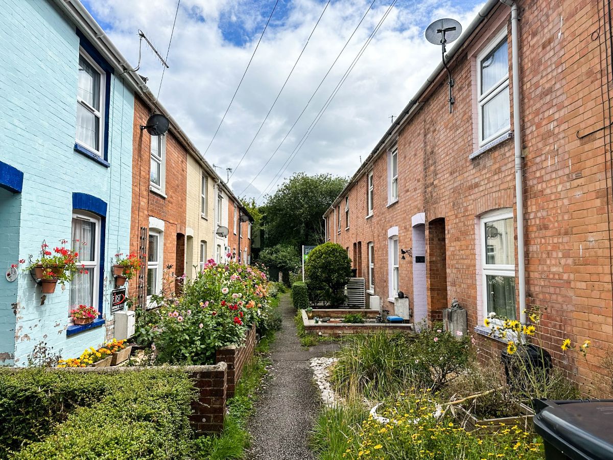 2 bed terraced house for sale in Riverside, Salisbury 12