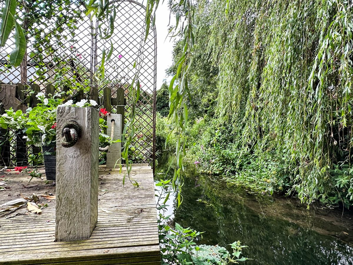 2 bed terraced house for sale in Riverside, Salisbury 9