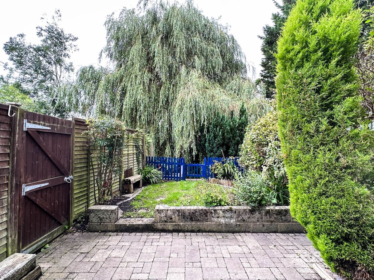 2 bed terraced house for sale in Riverside, Salisbury 13