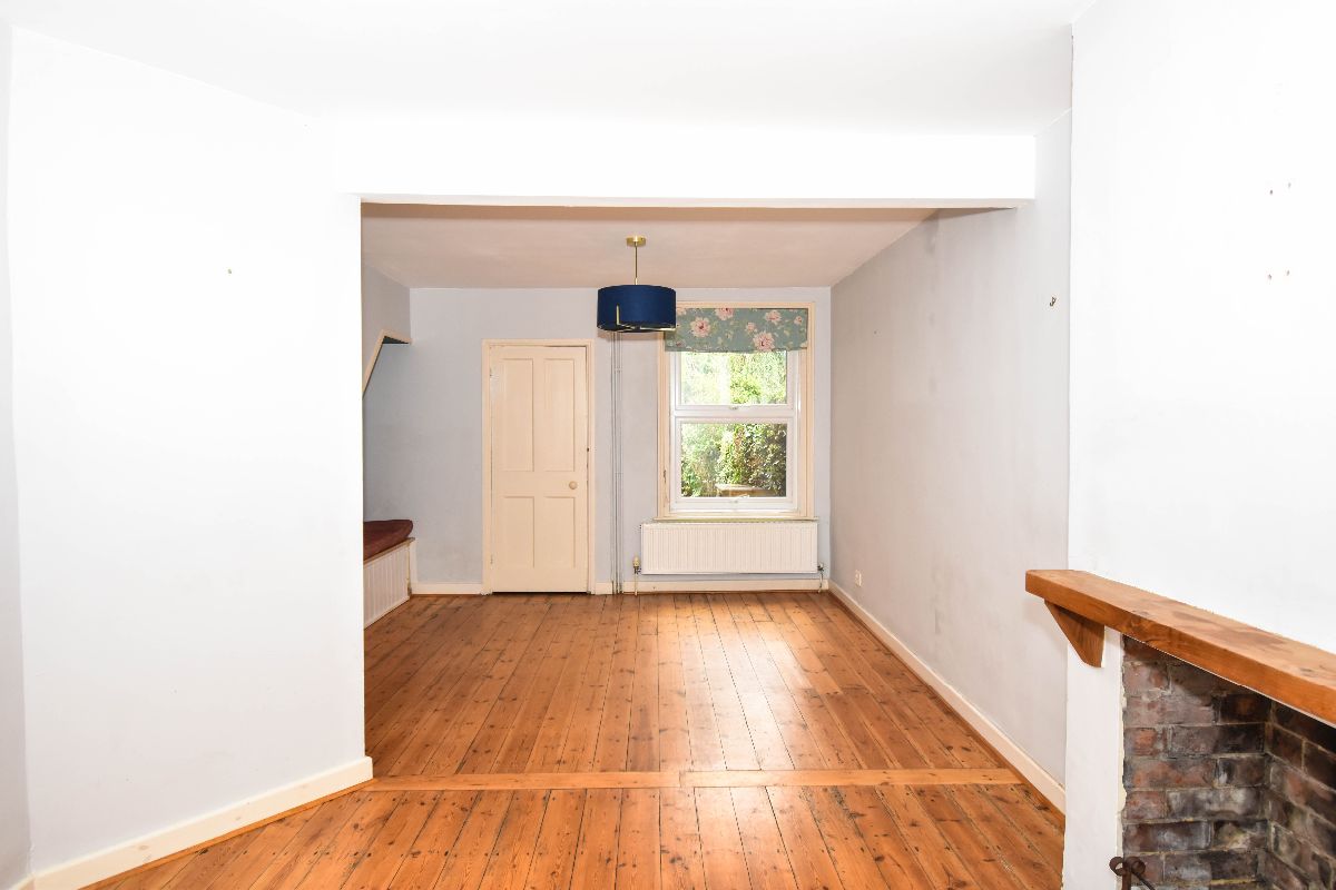 2 bed terraced house for sale in Riverside, Salisbury  - Property Image 3