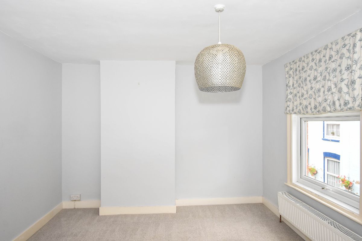 2 bed terraced house for sale in Riverside, Salisbury 3