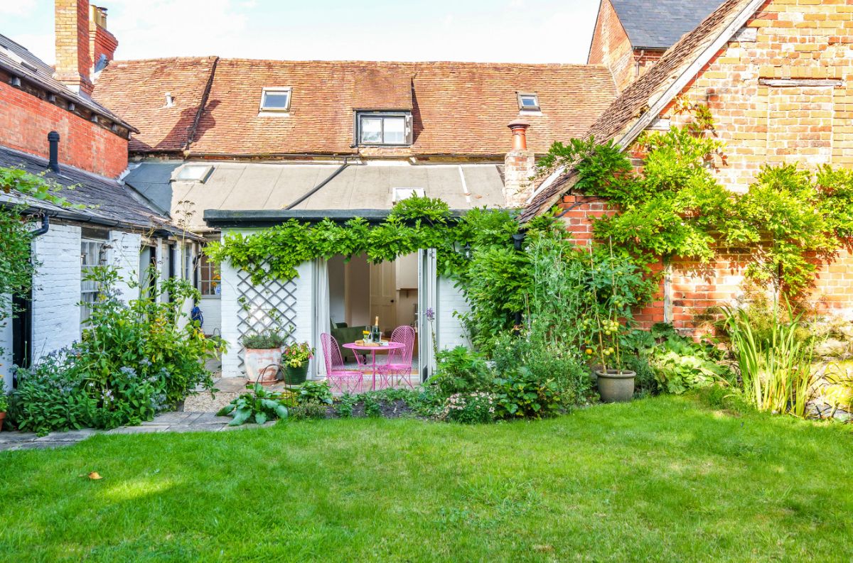 4 bed character property for sale in Wilton, Salisbury 19