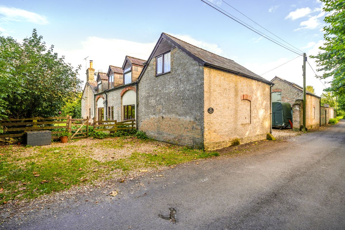 5 bed detached house for sale in Heytesbury, Warminster 26