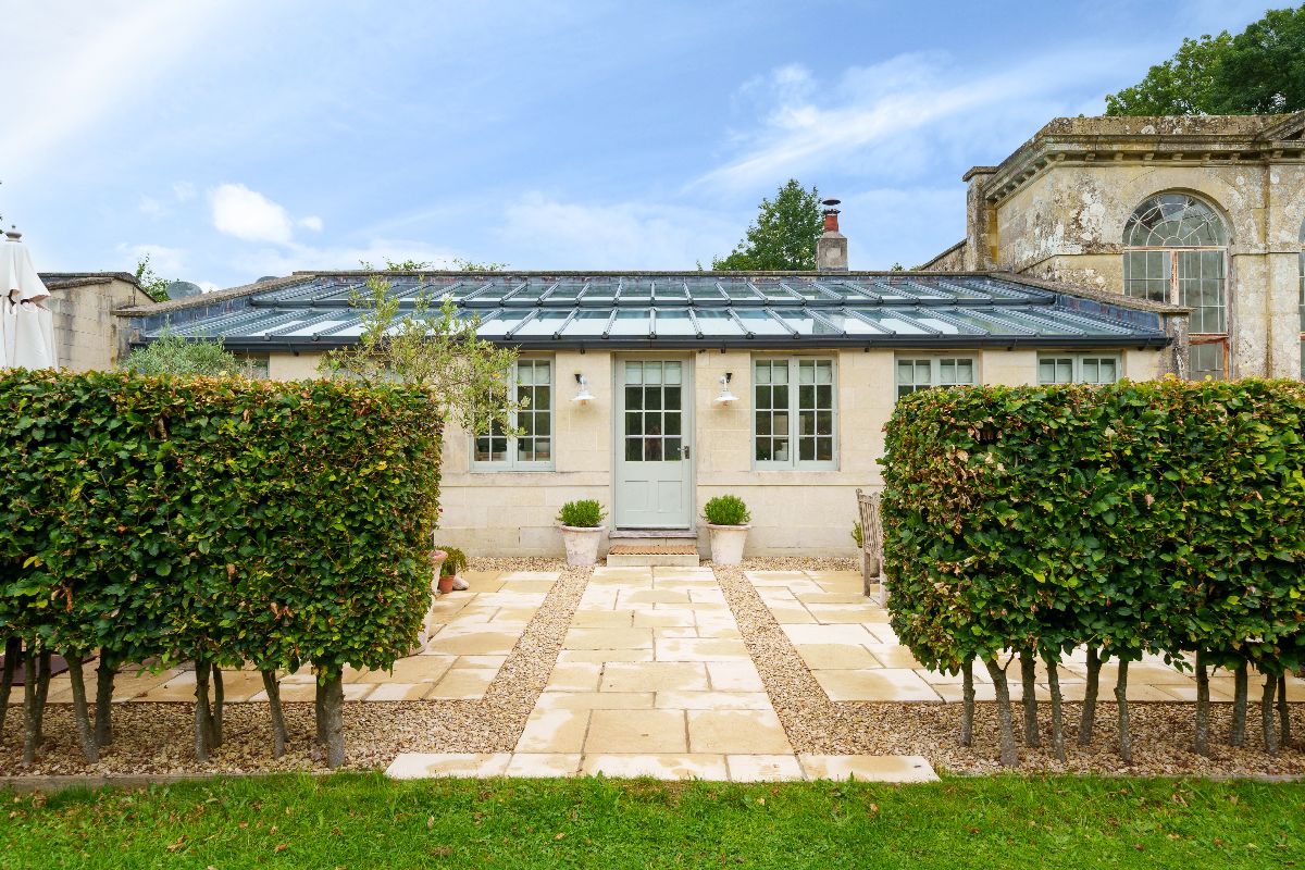 2 bed character property for sale in Garden Cottages, Salisbury  - Property Image 20