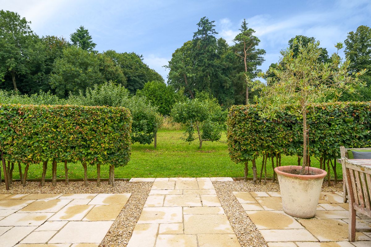 2 bed character property for sale in Garden Cottages, Salisbury  - Property Image 19