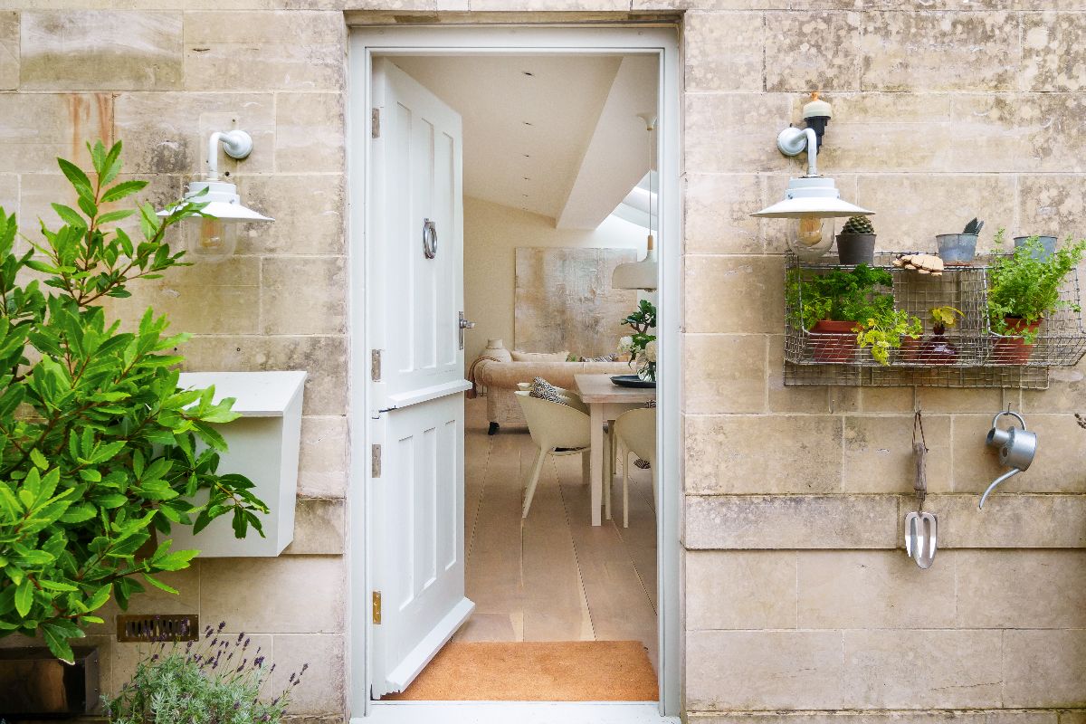 2 bed character property for sale in Garden Cottages, Salisbury - Property Image 1