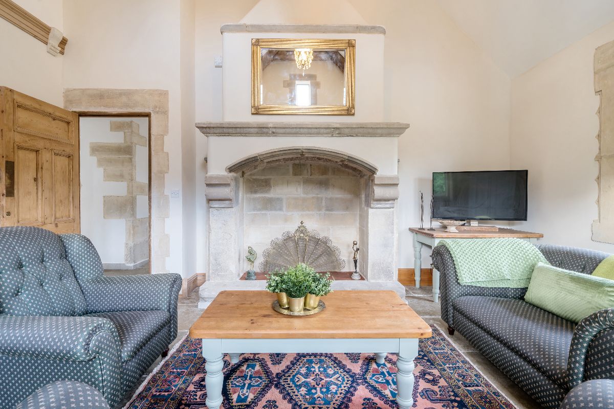 4 bed detached house for sale in Wylye Road, Hanging Langford 19