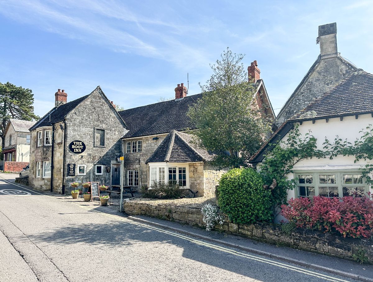 5 bed detached house for sale, Salisbury  - Property Image 4