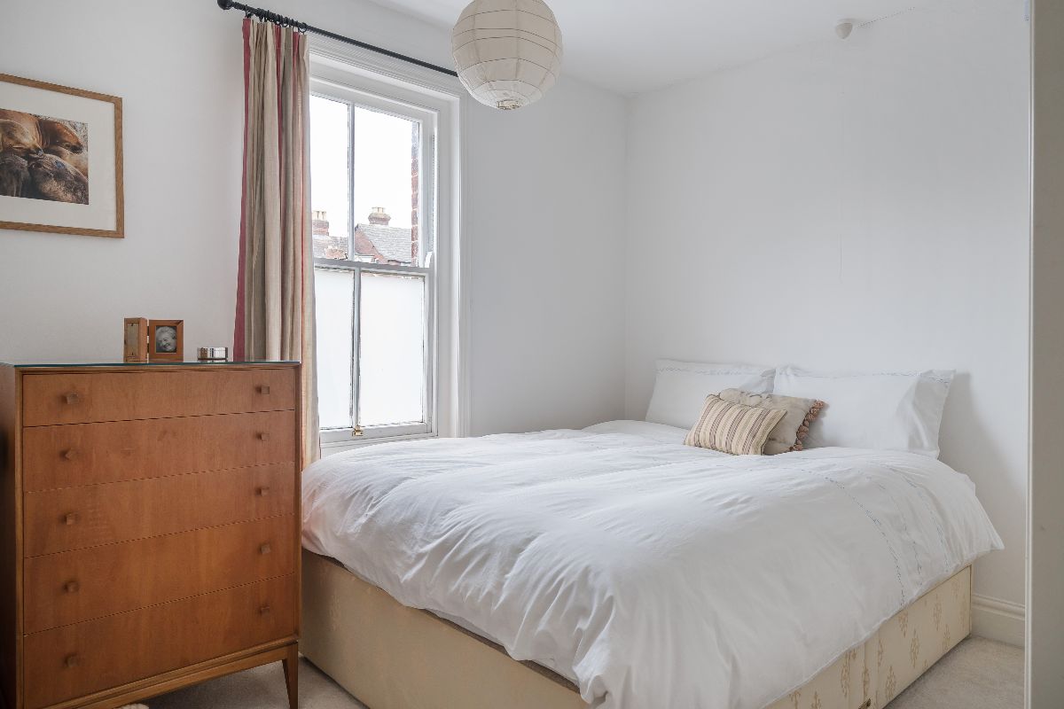 4 bed end of terrace house for sale in Albany Road, Salisbury 9