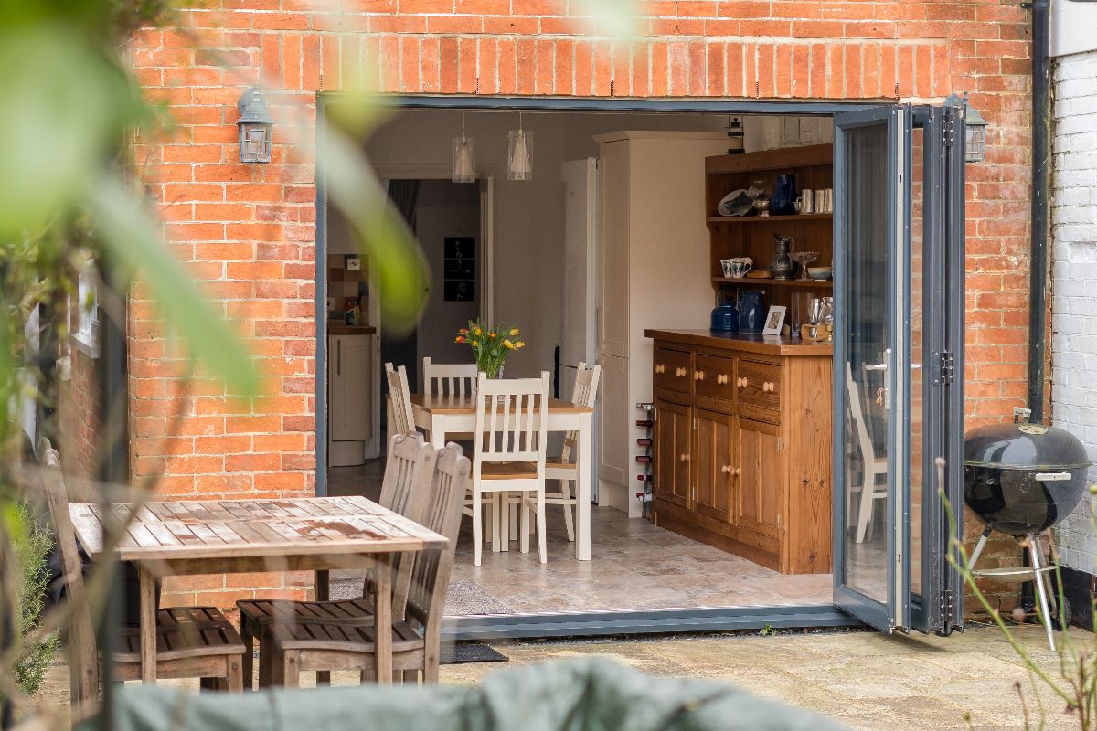 4 bed end of terrace house for sale in Albany Road, Salisbury 3