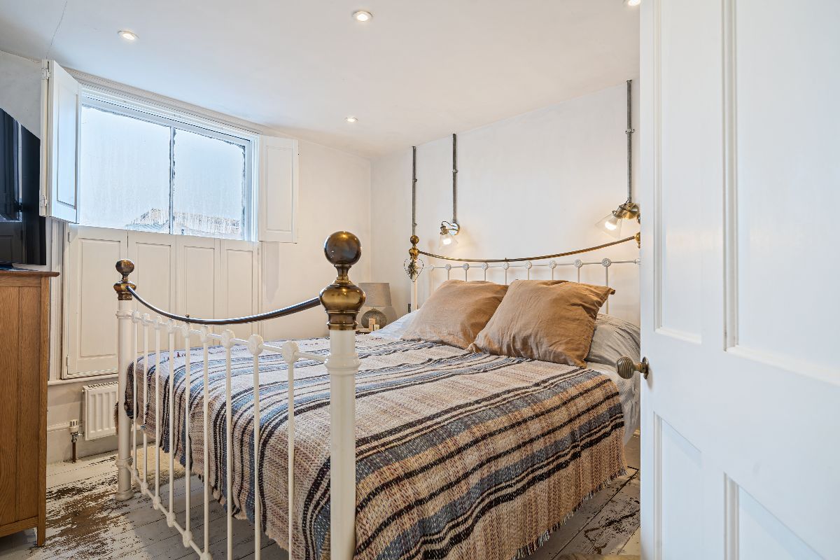 3 bed character property for sale in West Street, Salisbury 6