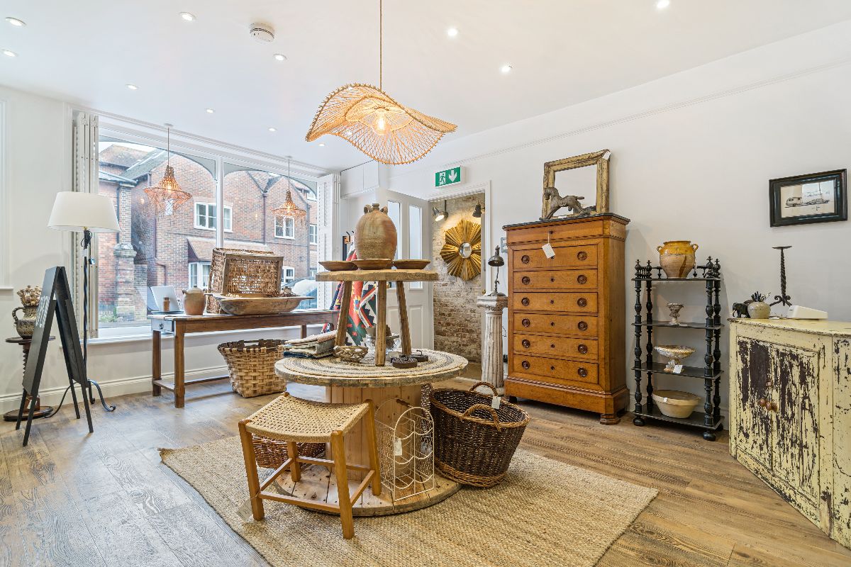 3 bed character property for sale in West Street, Salisbury 2