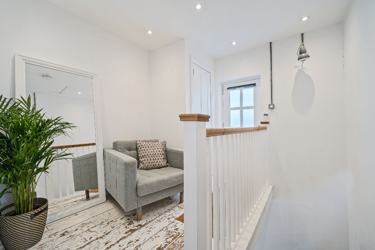 3 bed character property for sale in West Street, Salisbury 8