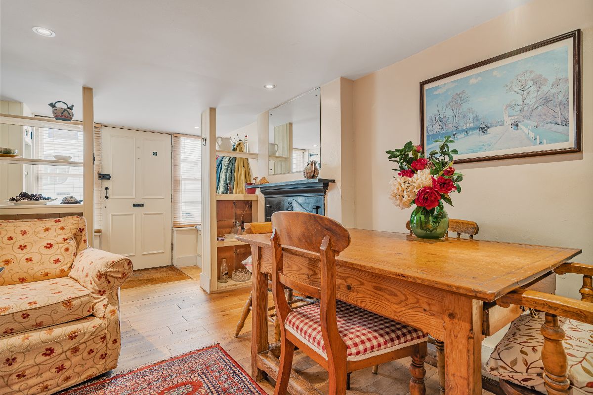 2 bed cottage for sale in North Street, Salisbury 2