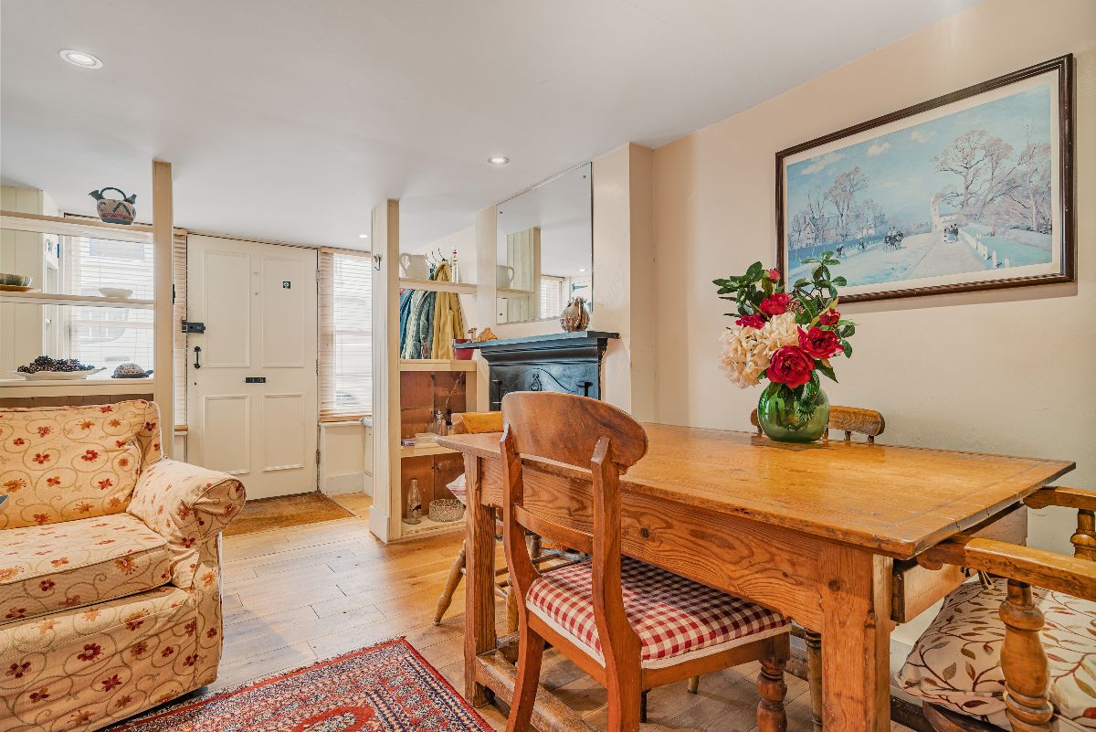 2 bed cottage for sale in North Street, Salisbury  - Property Image 3