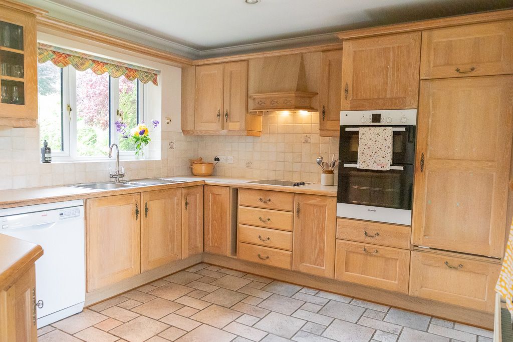 4 bed detached house for sale in Coombe Bissett, Salisbury  - Property Image 10