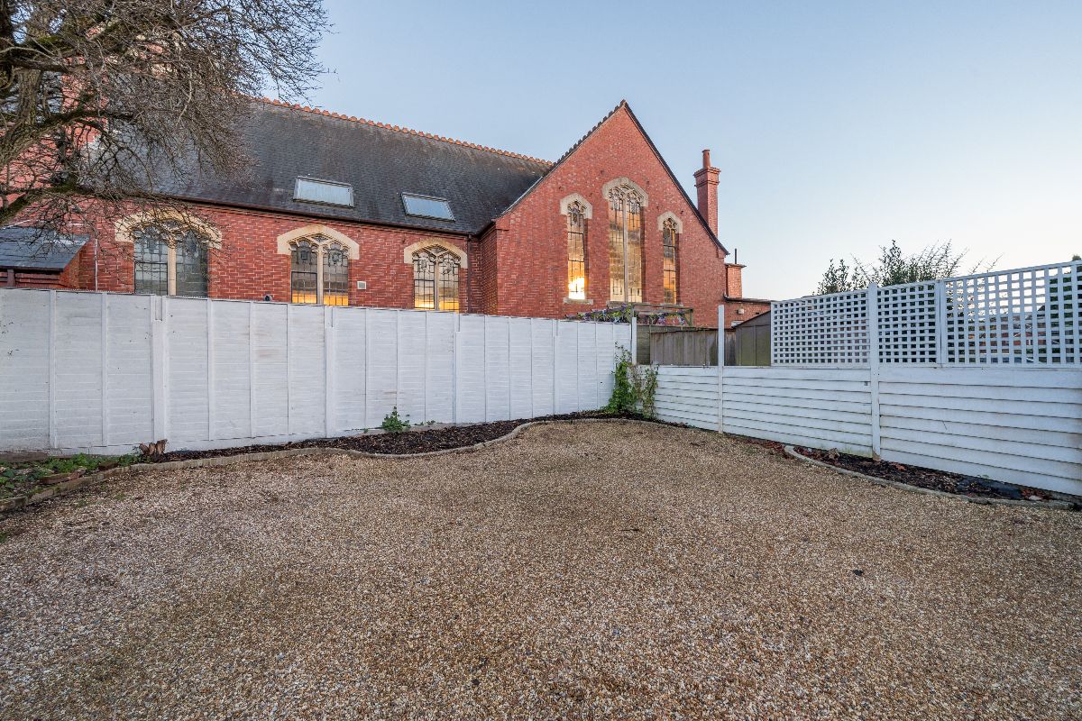 5 bed house for sale in Mill Road, Salisbury  - Property Image 9