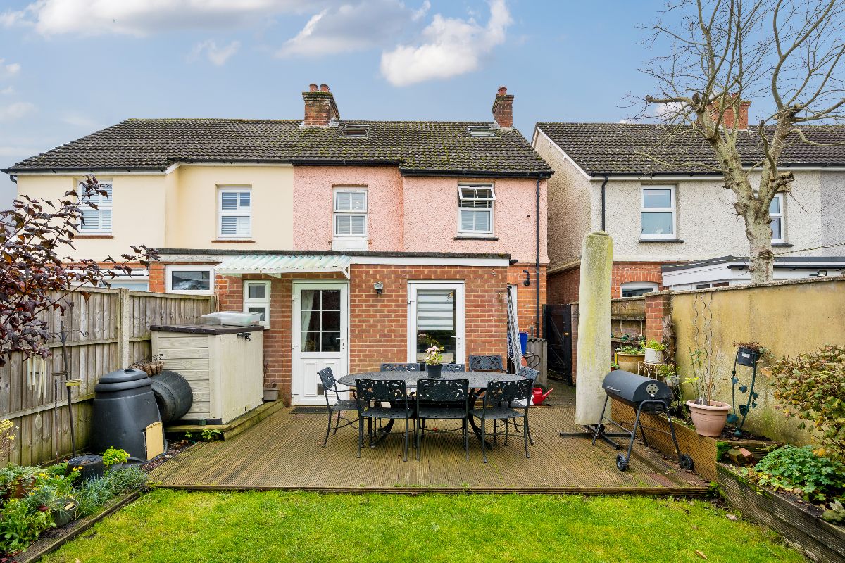 3 bed semi-detached house for sale in Shaftesbury Road, Salisbury  - Property Image 11