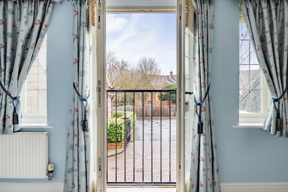 2 bed flat for sale in Florence Court, Salisbury 1