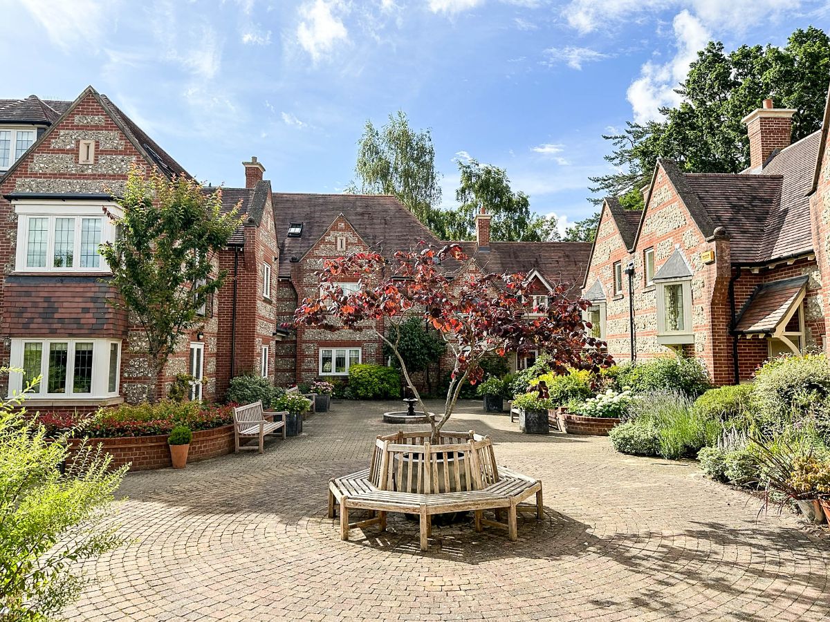 2 bed flat for sale in Florence Court, Salisbury 10