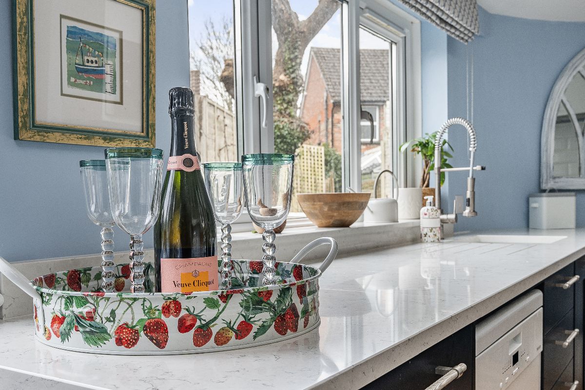 2 bed house for sale in North Street, Salisbury 1