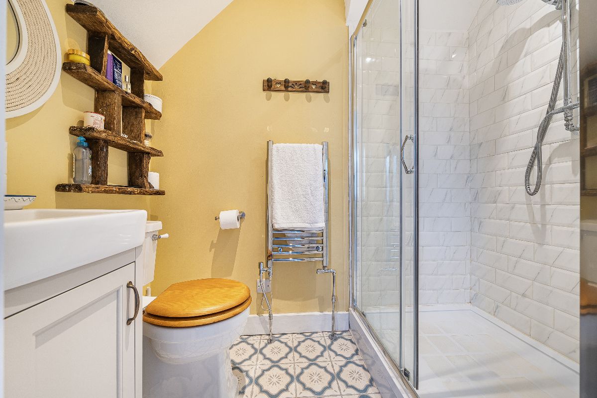 2 bed house for sale in North Street, Salisbury  - Property Image 8